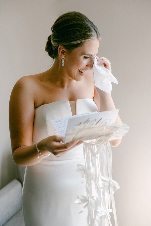 Bride getting Ready Boston Masachusetts 