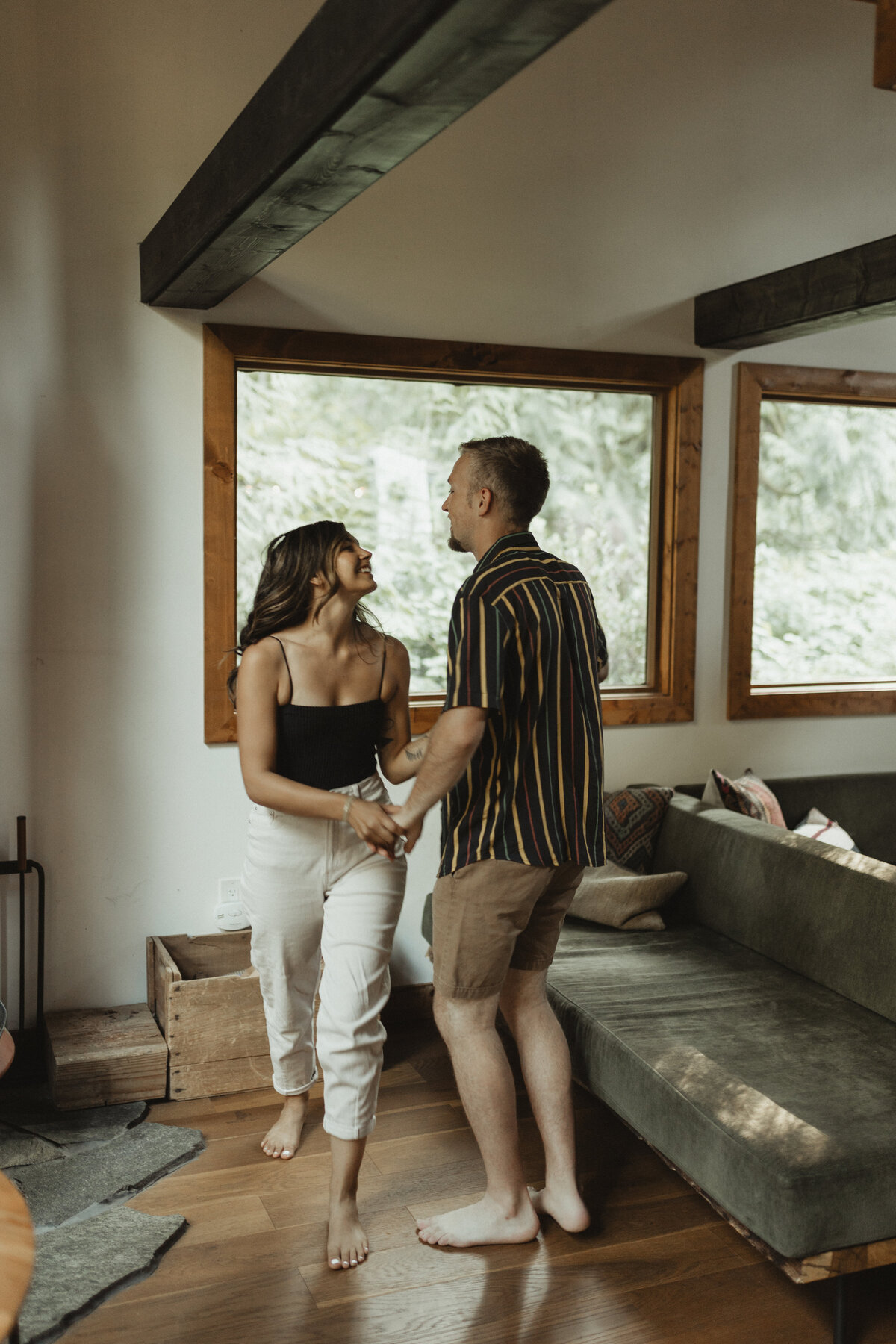 casualcouplesinhomesessionkansascityphotographer-4