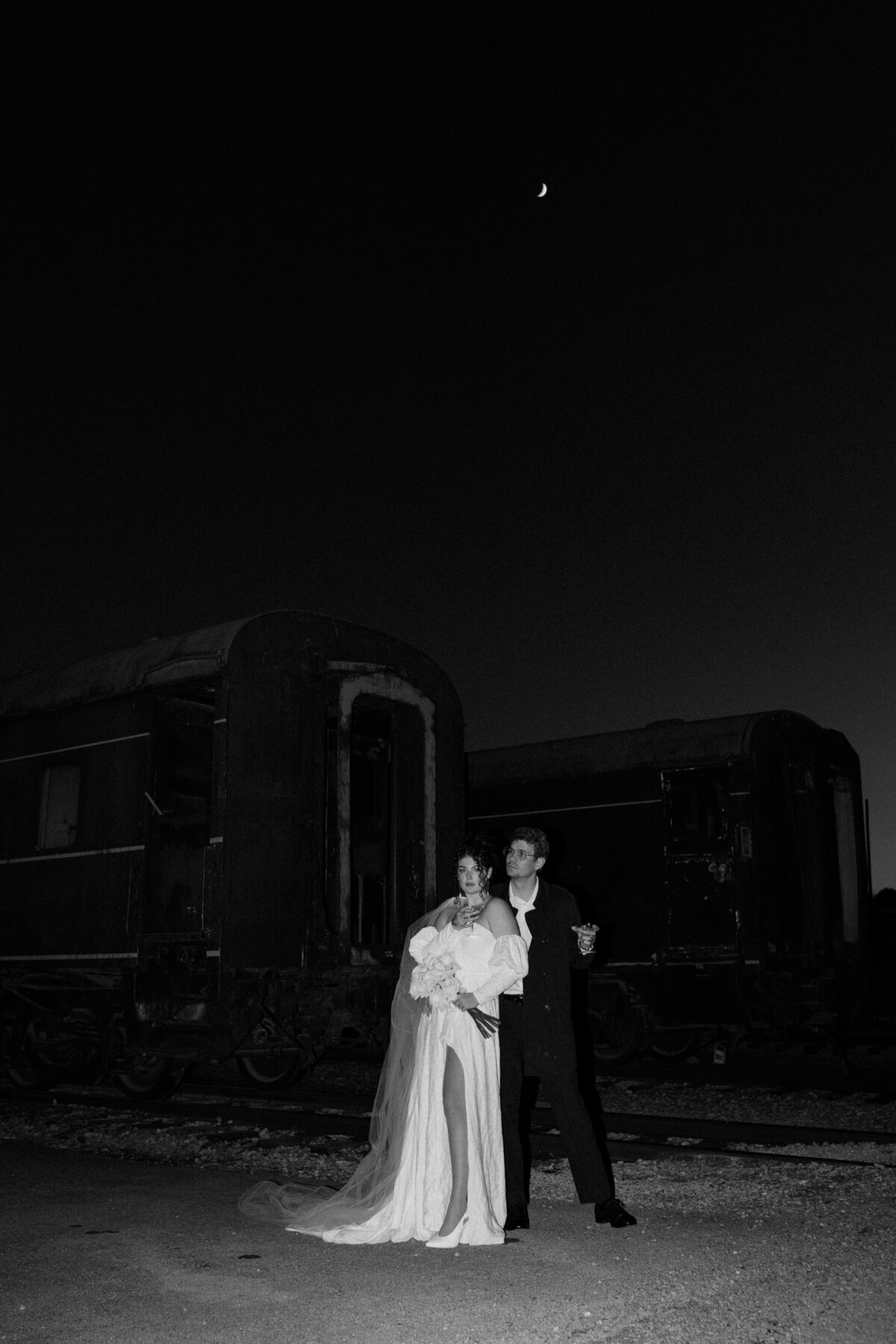 european-train-runaway-bride-elopement-rome-italy-romantic-film-188