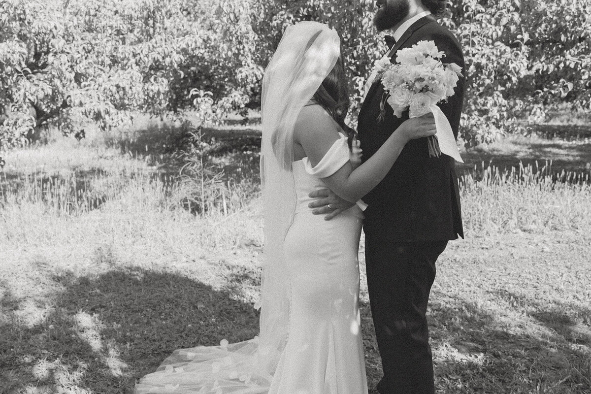 Emily-Noelle-Photo-Wedding-Photos-Hood-River-Oregon-00536_websize
