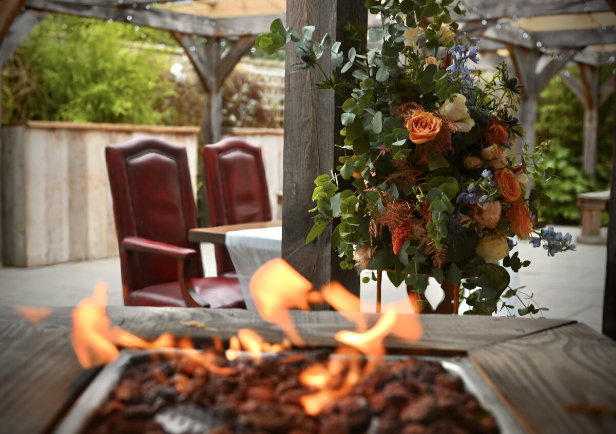 Outside_Wedding