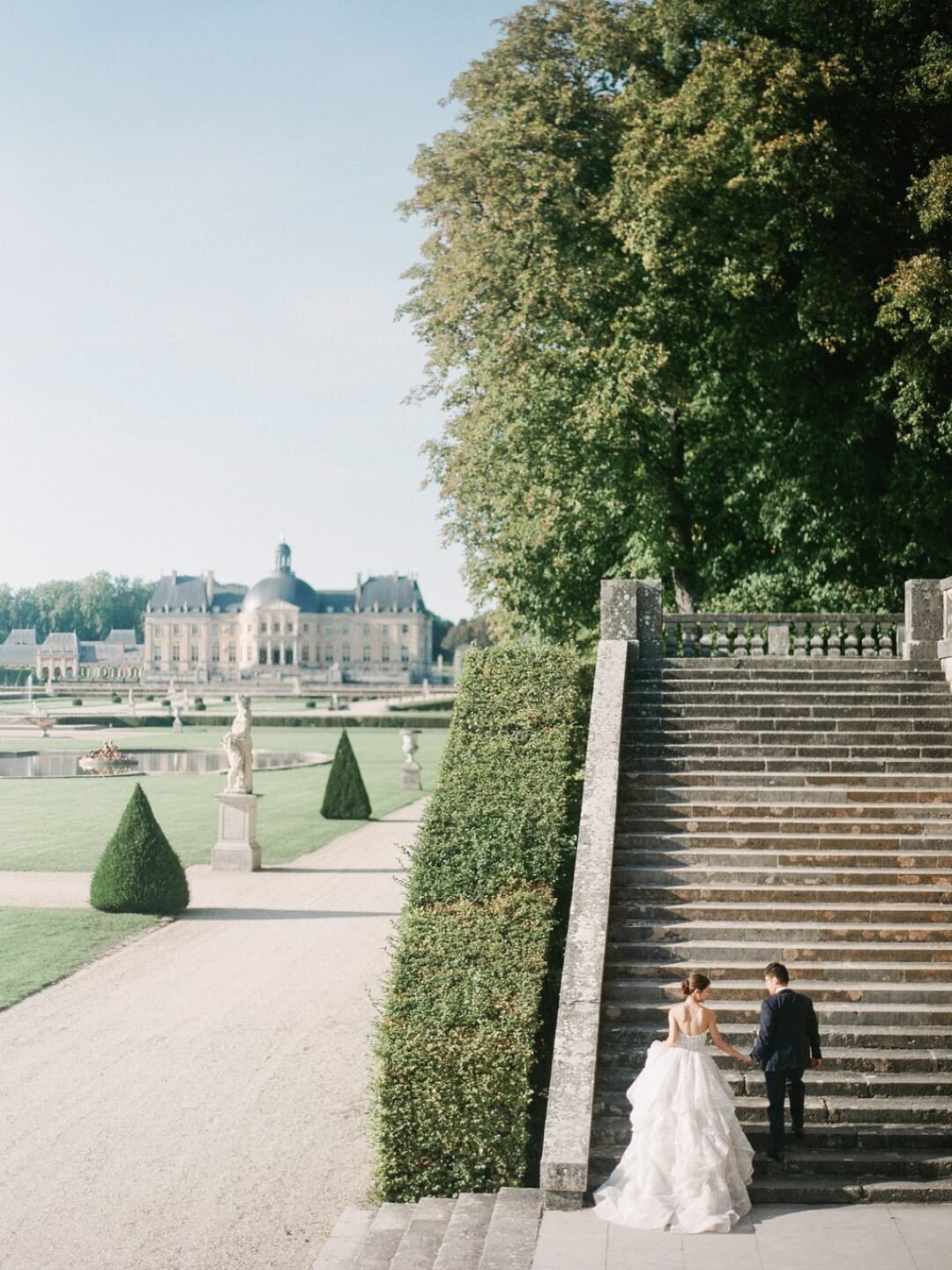 Fairytale Castle Wedding Chateau de Vaux-le-Vicomte France by @alejandrapoupelevents 3