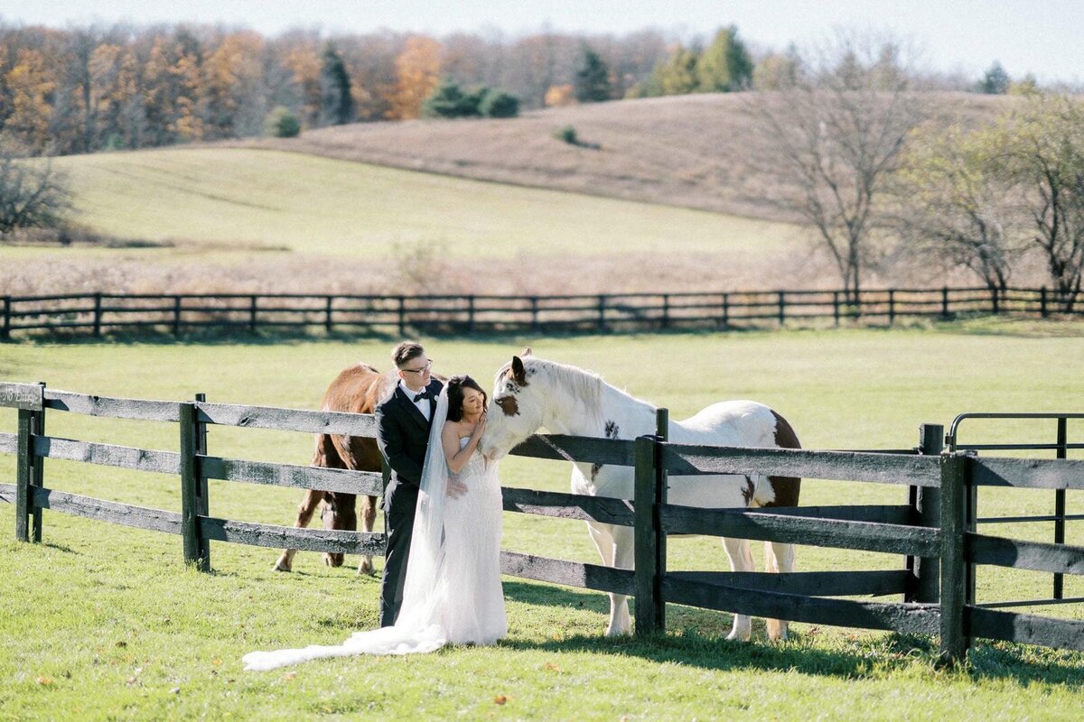 W11-Wedding-Photos-Caledon-Valley-Estate-Eleanor-and-Michael-2024-11-02-2500px-1103