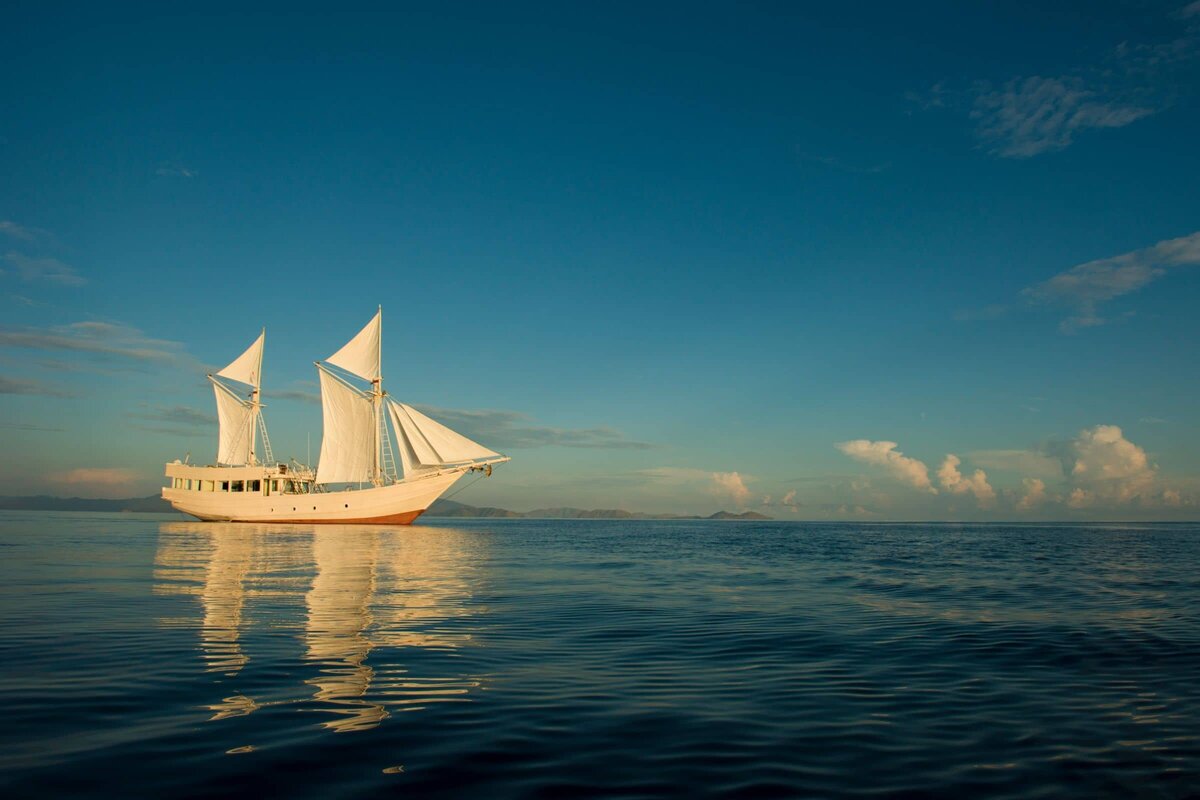Luxury Yacht Charter Indonesia alexa_0684