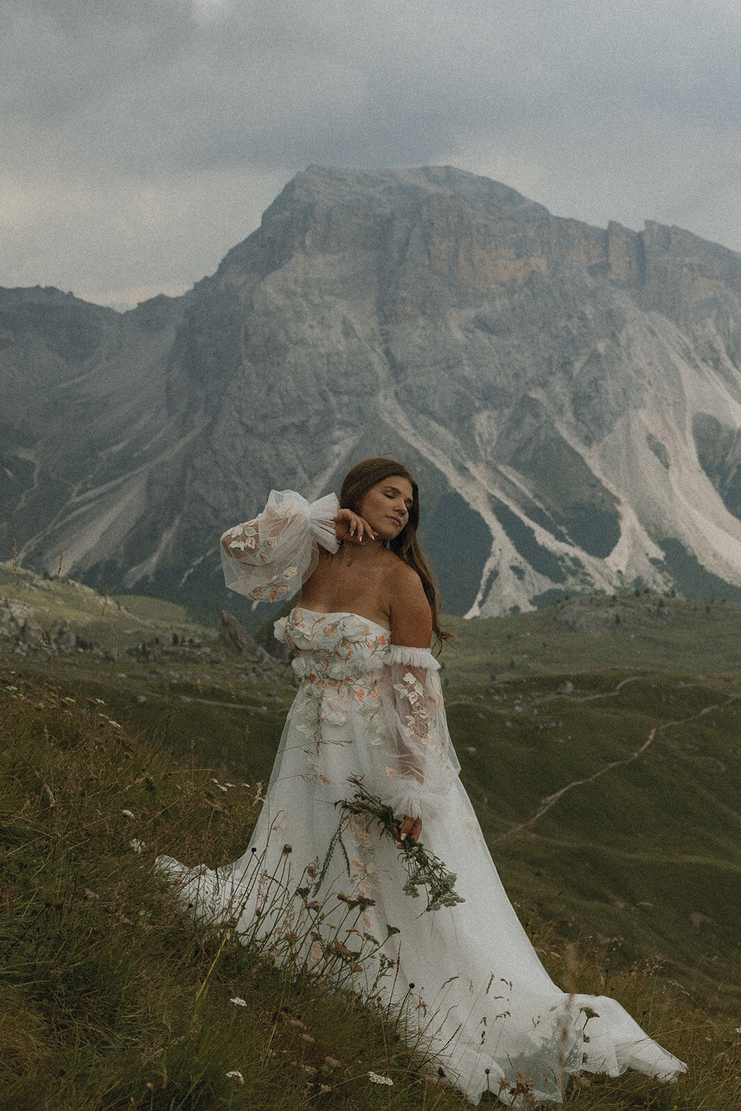destination-wedding-elopement-photographer-italy-dolomites-seceda-documentary-tanya-davids-photo-film-115