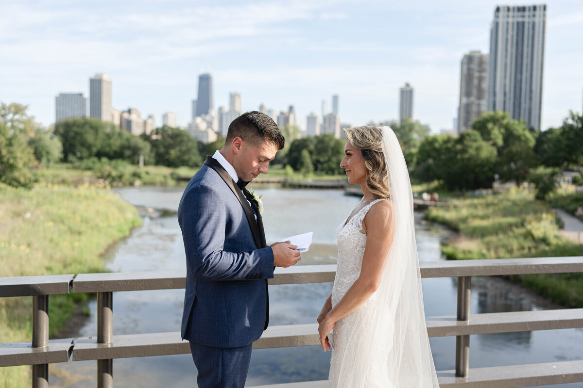 Love Around The City-229