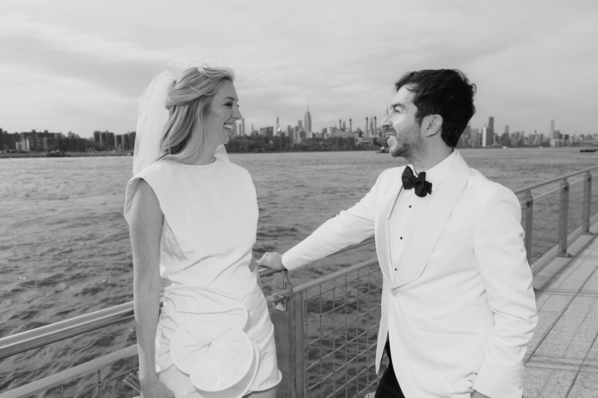 New York-City Hall-Elopement-Chic-Candid-Wedding-Larisa-Shorina-163
