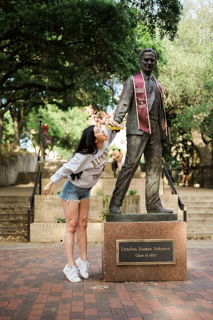 Texas-State-Graduation-Photos-Hannah-001-1-682x1024