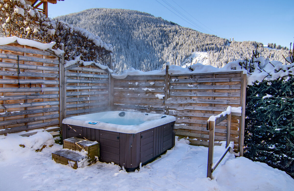 Gorgeous outdoor jacuzzi with breathtaking views