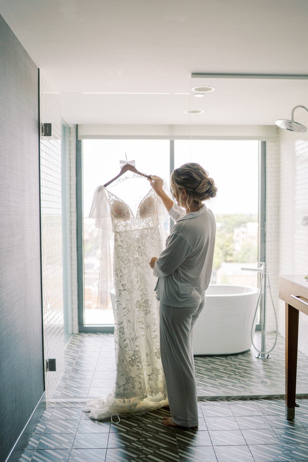 02gettingready_megan+matt-18