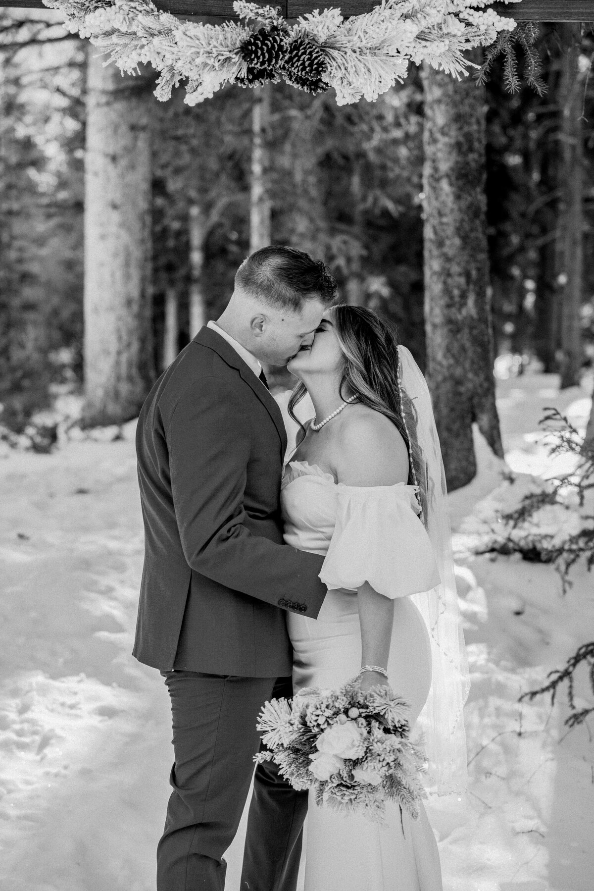 Riveertree-Lodge-Elopement-Breckenridge-CO-08
