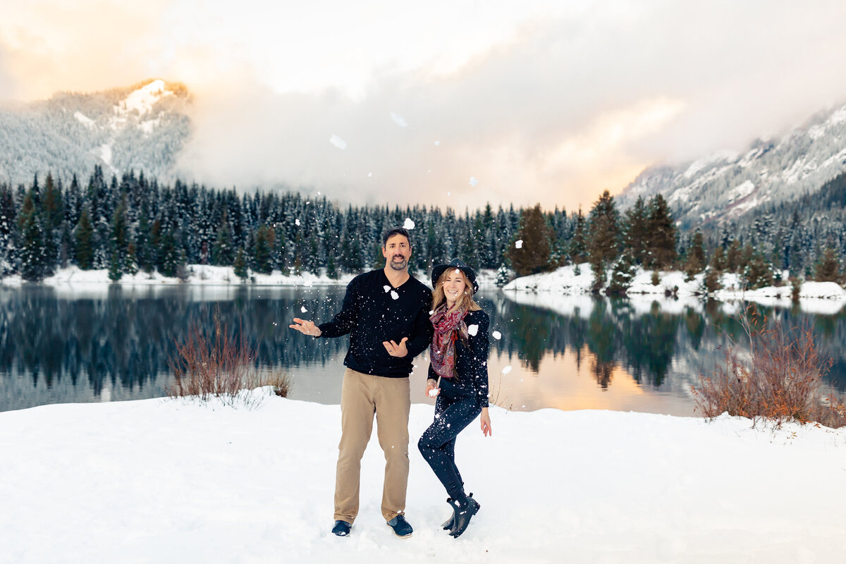 Snow-Gold-Creek-Pond-Engagement-Snoqualmie25