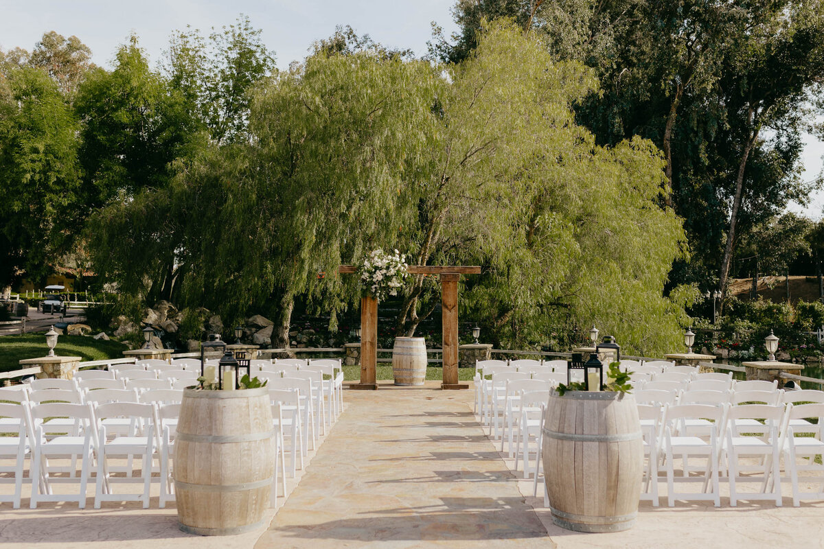 Lexx Creative-Lake Oak Meadows-Traditional Temecula Winery Wedding-18