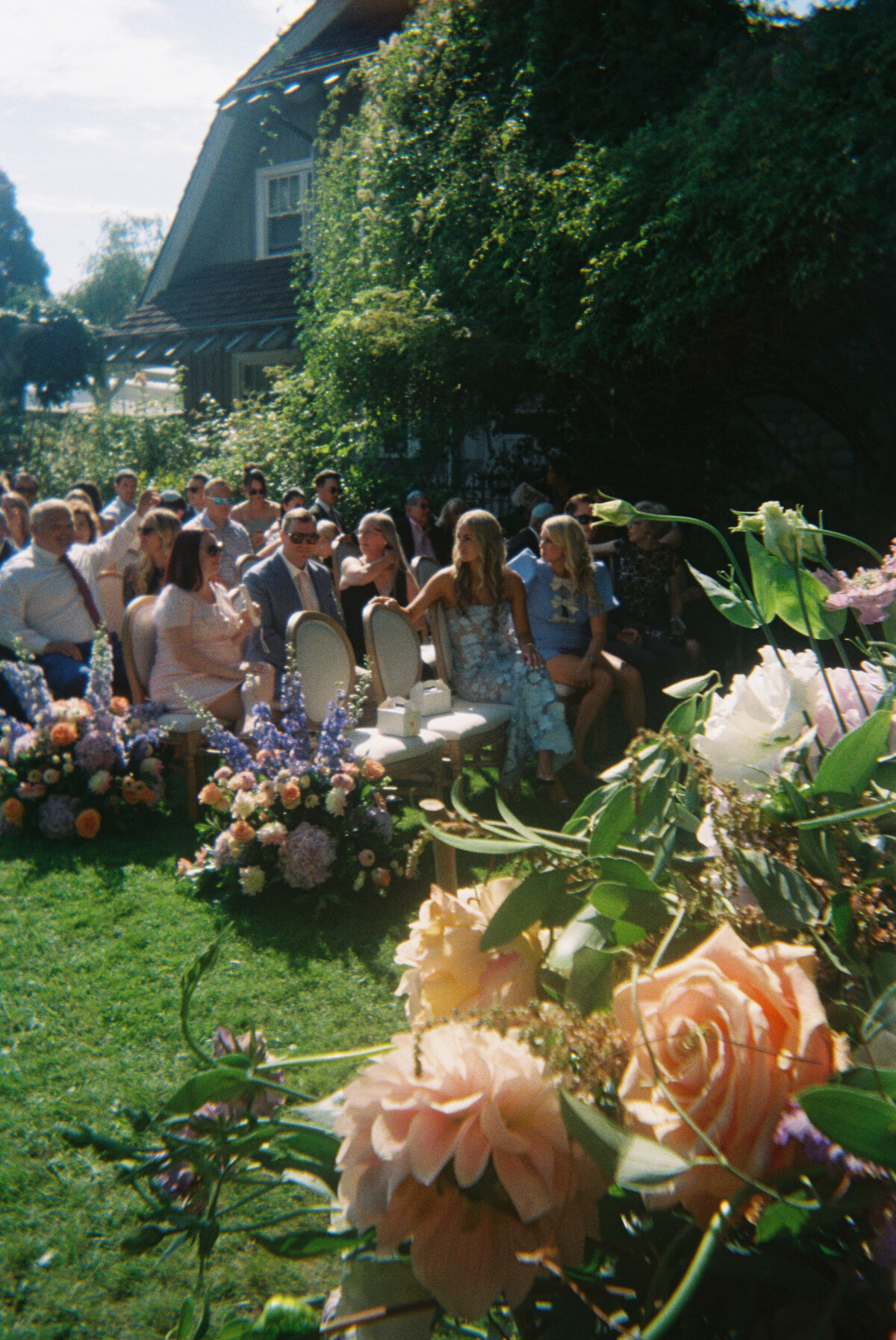 MeghanHemstra-Colourful-Vancouver-Garden-Wedding-151