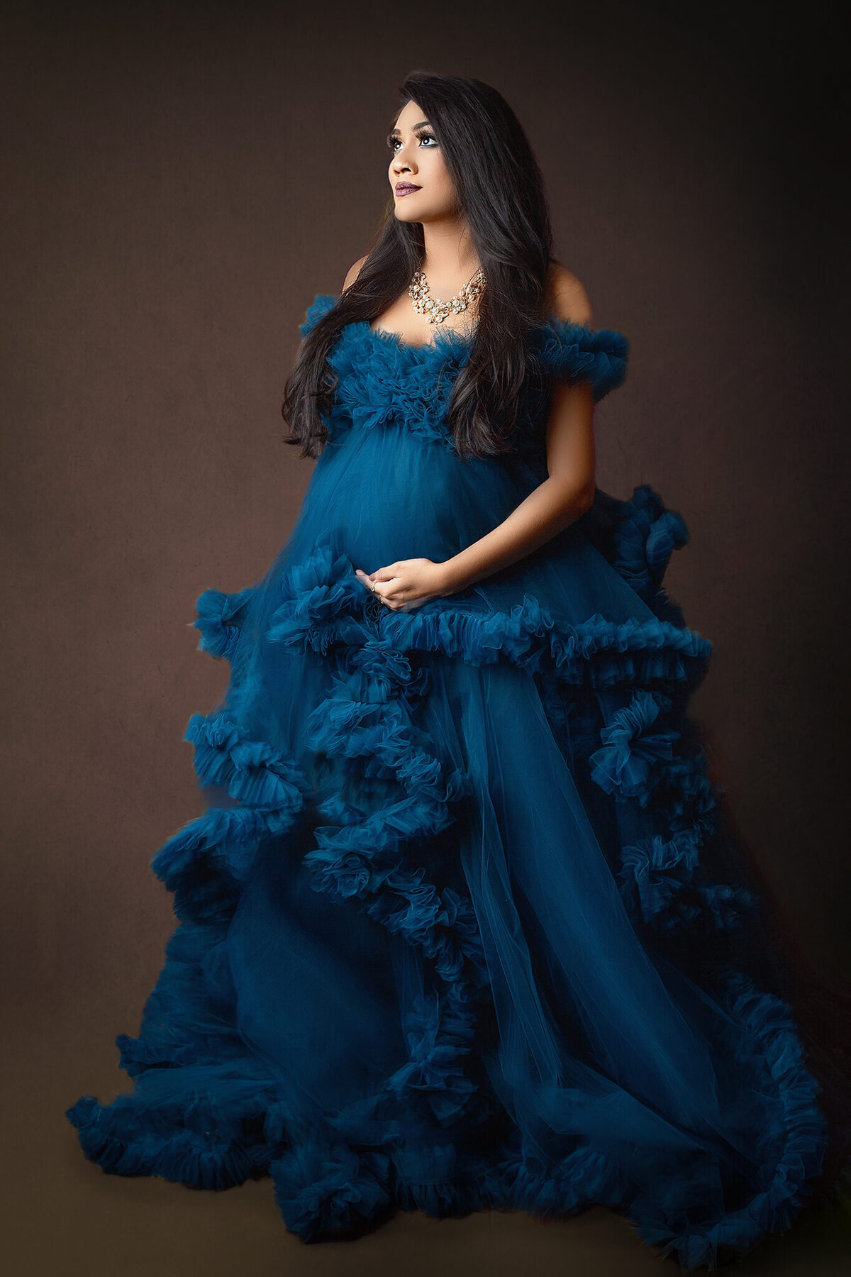 pregnancy photoshoot in blue tulle maternity gown, Hamilton, ON