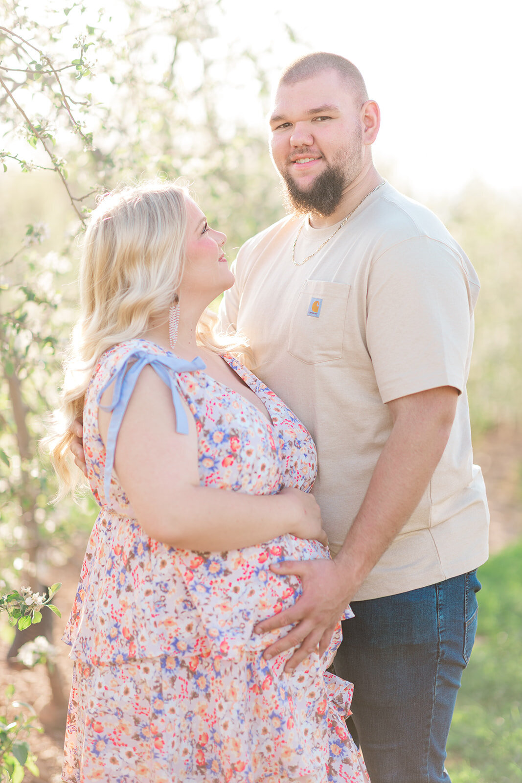 Brushy Mountain maternity session with soft and romantic tones