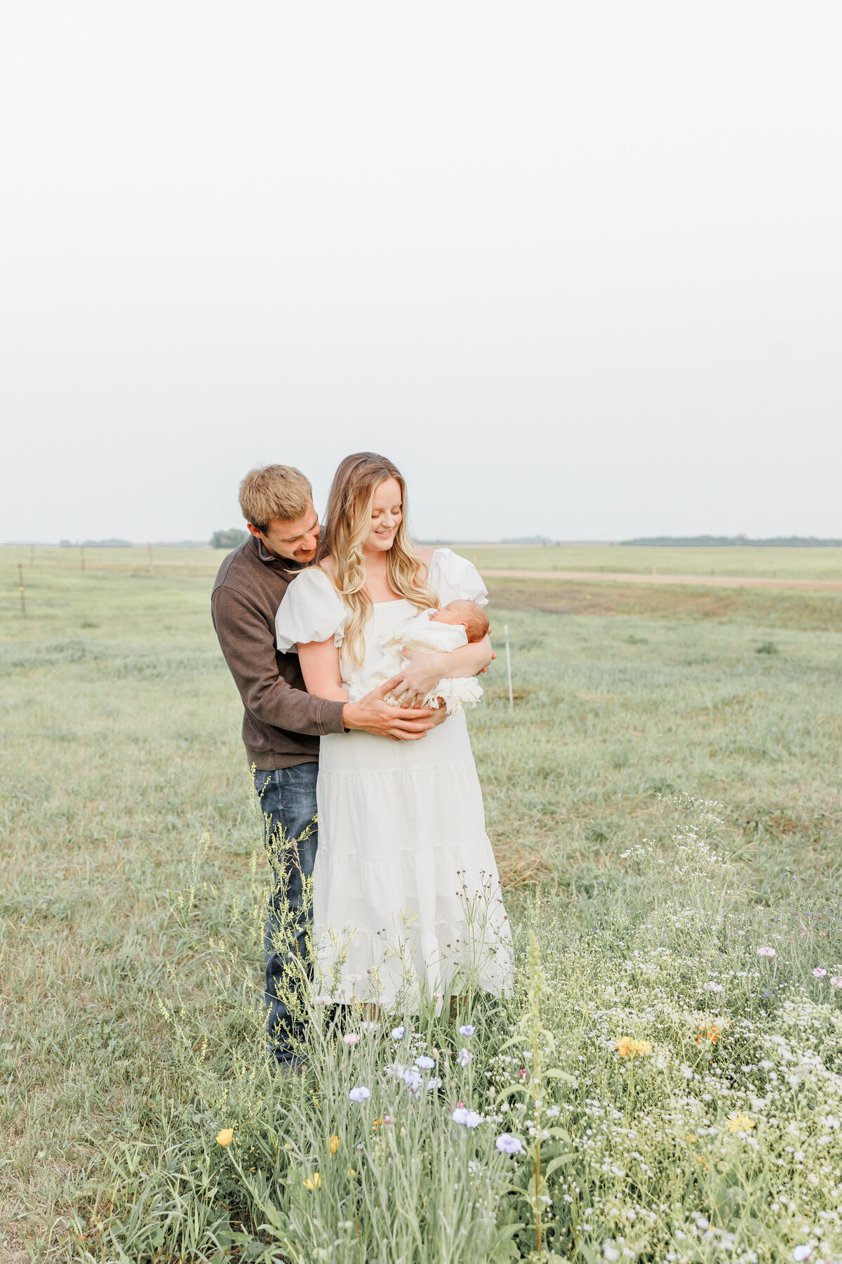 outdoor-lifestyle-newborn-session-south-dakota (4)