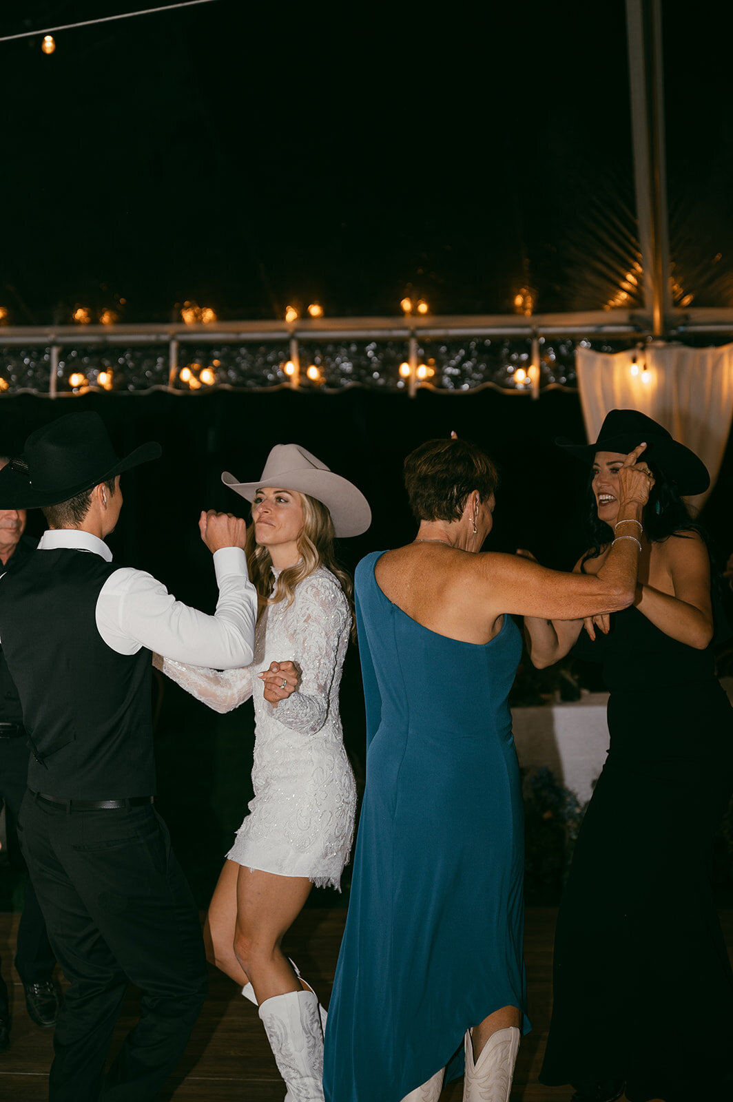 presley-gray-photo-Deerlodge-rustic-western-Montana-wedding-6898