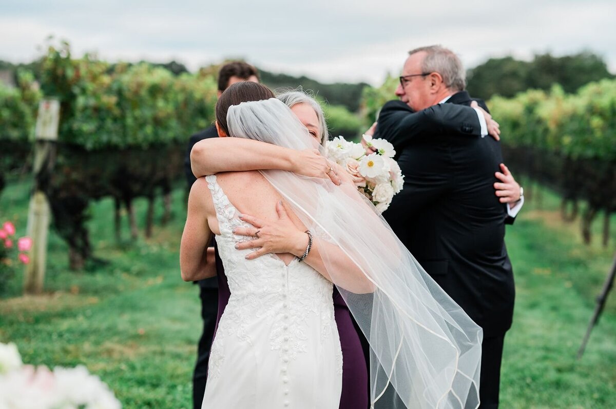 jonathan-edwards-winery-wedding-margit-anne-photography-13