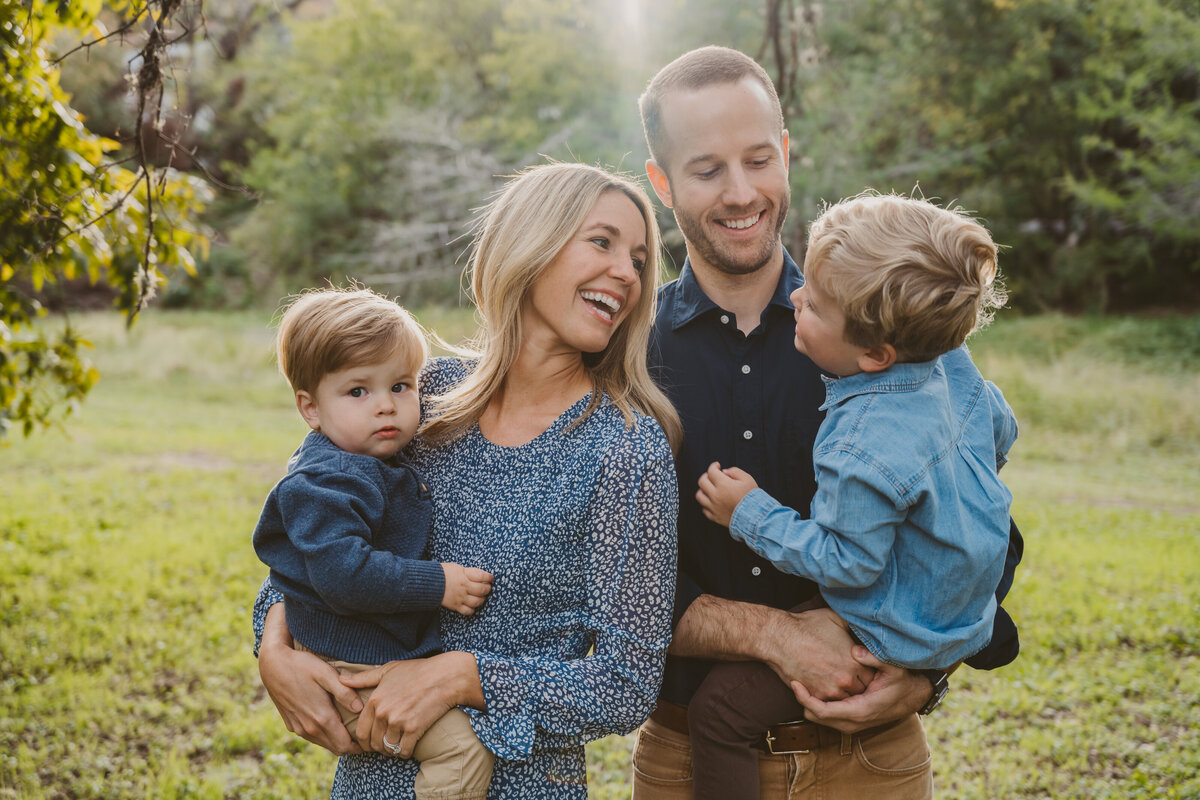 family-session-greenery