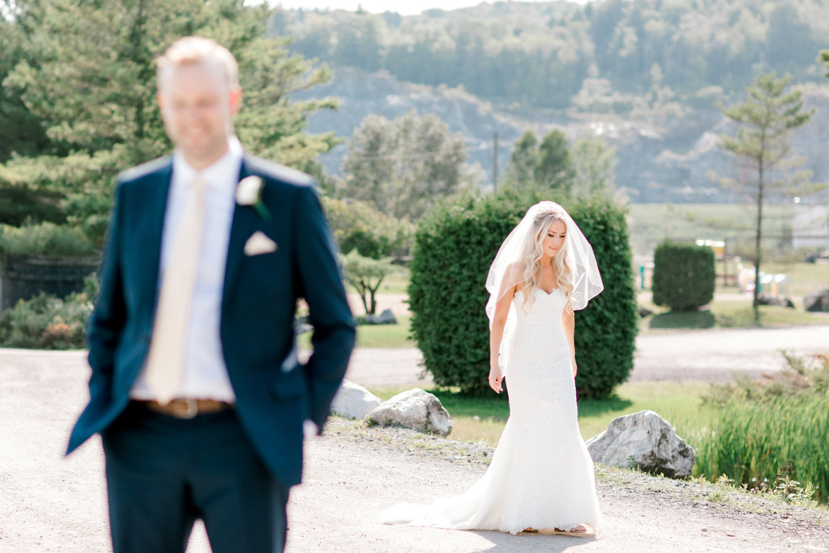bride-groom-first-look