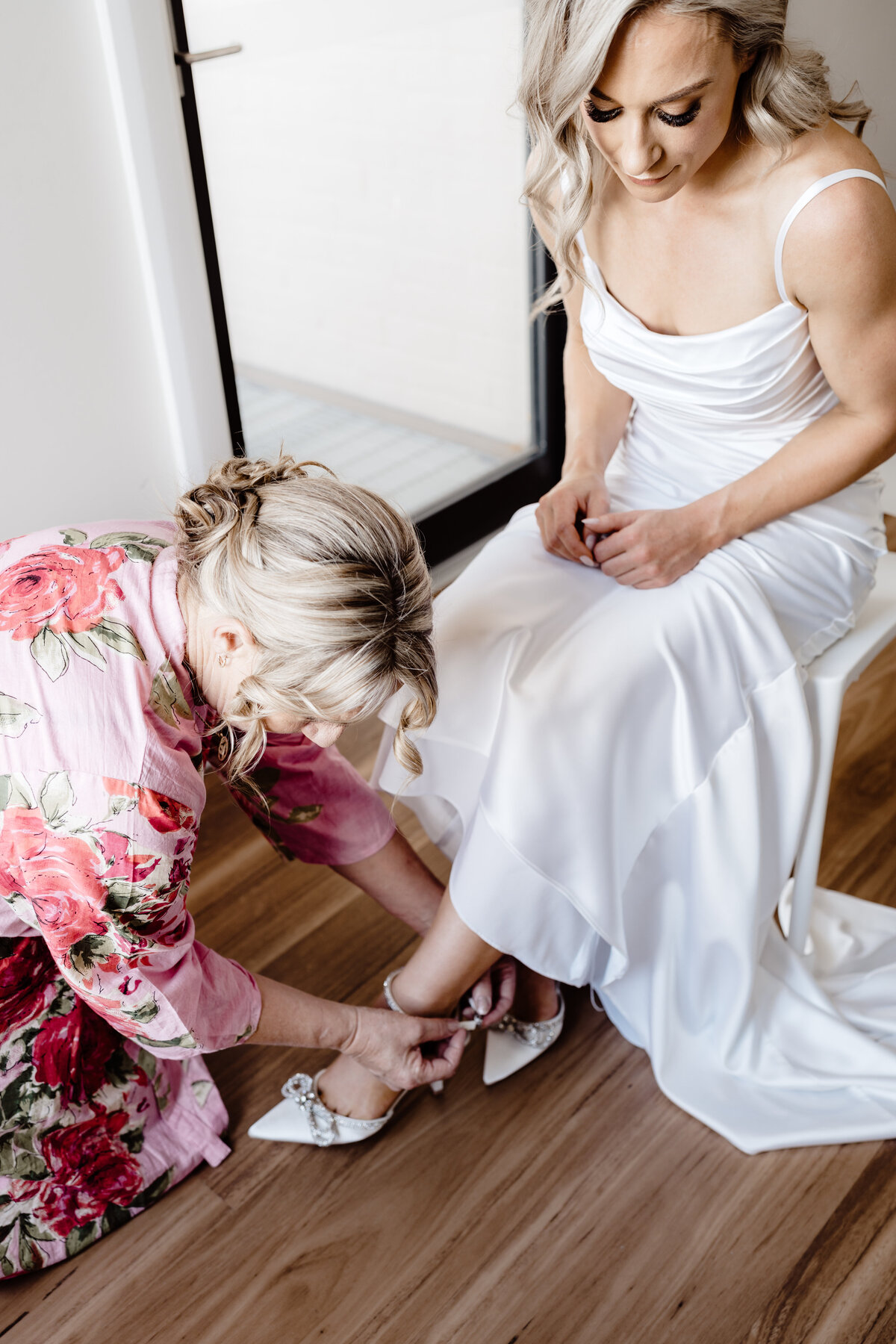 Rebecca and Kiel - Getting Ready - JessicaCarrollPhotographer-24