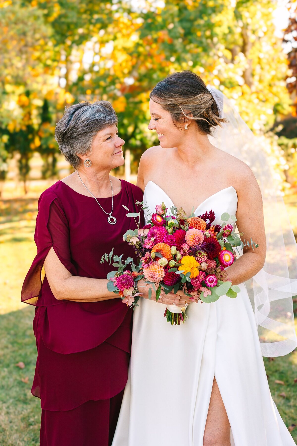 Live_Well_Farm_Colorful_Fall_Wedding_Harpswell_Maine_Photography_0047