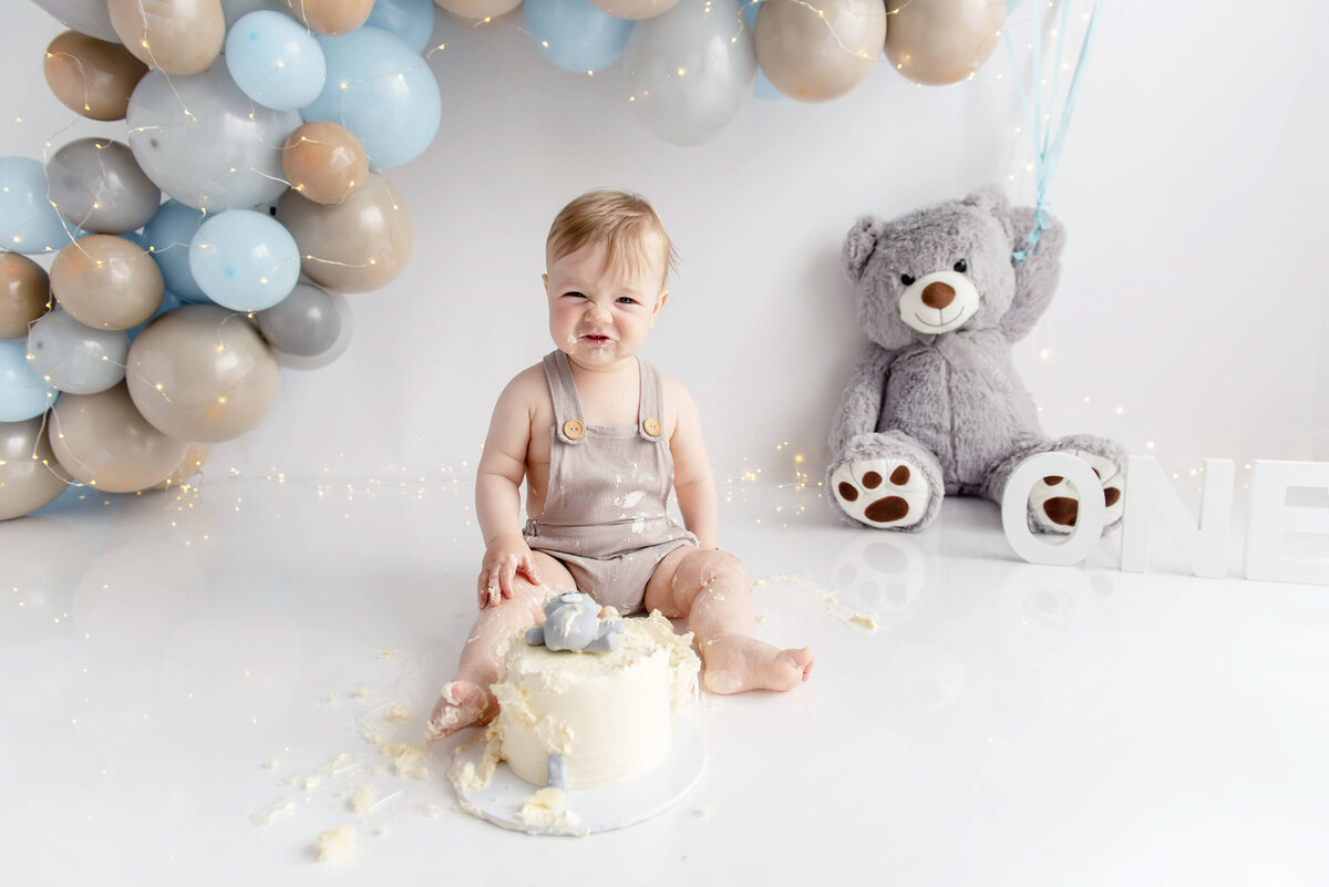 cake-smash-photographer-Burlington-59