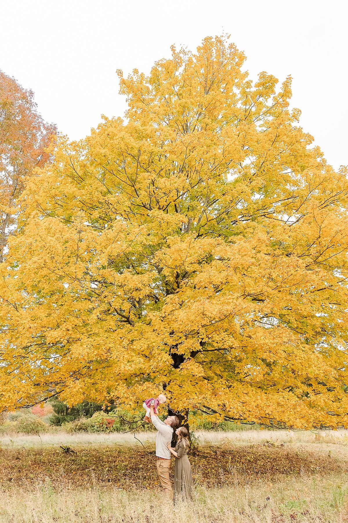 OutsiFamily Photo Session with Sara Sniderman Photography  at Cow Common, Wayland Massachusetts