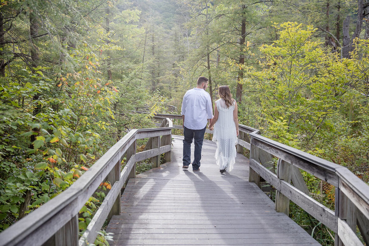 Rachel-Elise-Photography-Syracuse-New-York-Engagement-Shoot-Labrador-Hallow-9