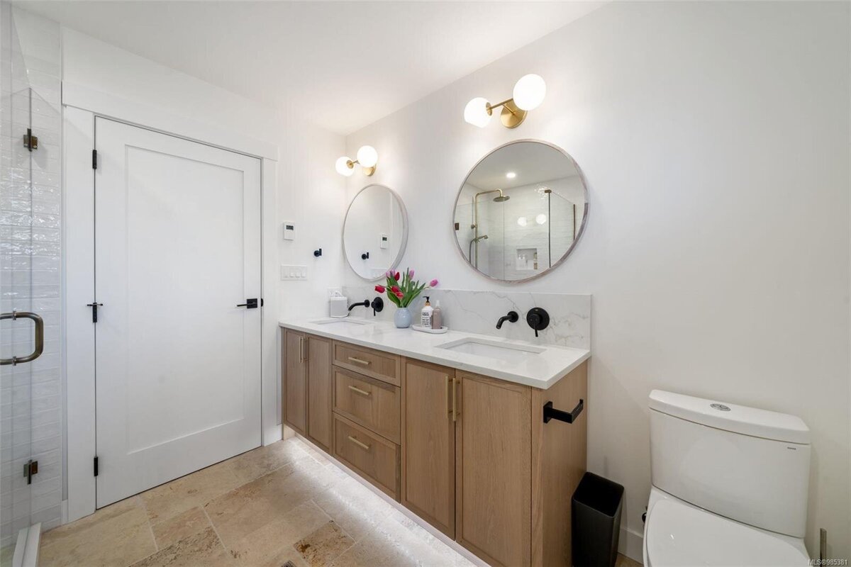 HDCO_TheRise_PrimaryBath1