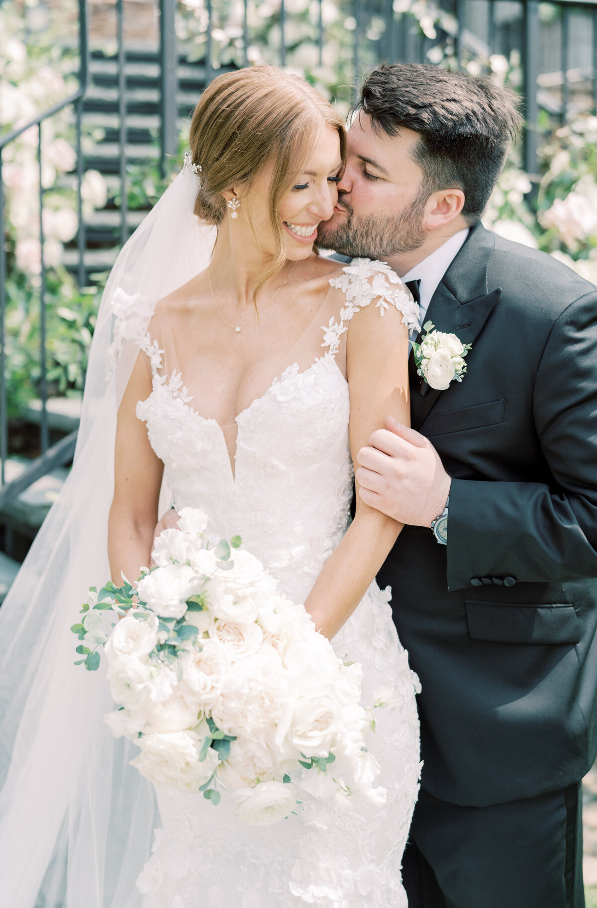 061623_Alyssa-Fred-Wedding_SNEAK-PEEKS-12