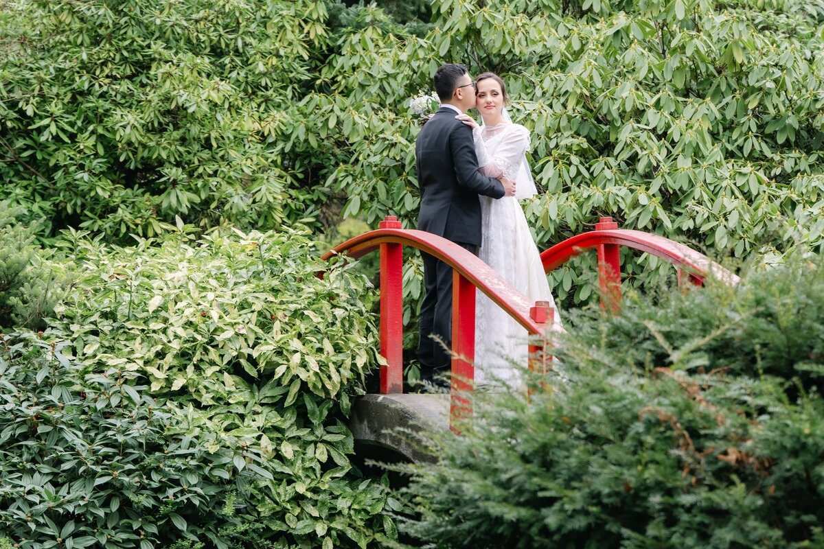 kubota garden wedding portraits red bridge