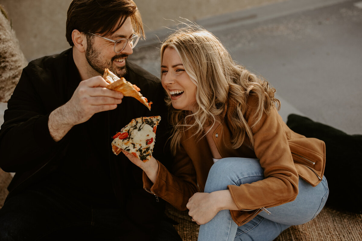 Downtown-Detroit-rooftop-pie-sci-pizza-couples-photoshoot-engagement-photos-10