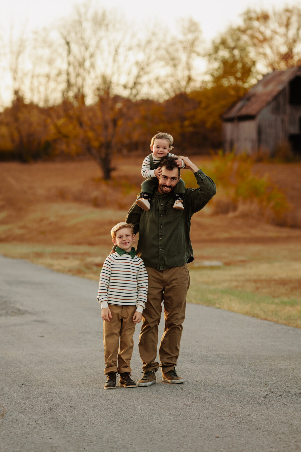 NWA family photographer, Northwest Arkansas best family photography, family portraits near me, professional family photos, family photography packages