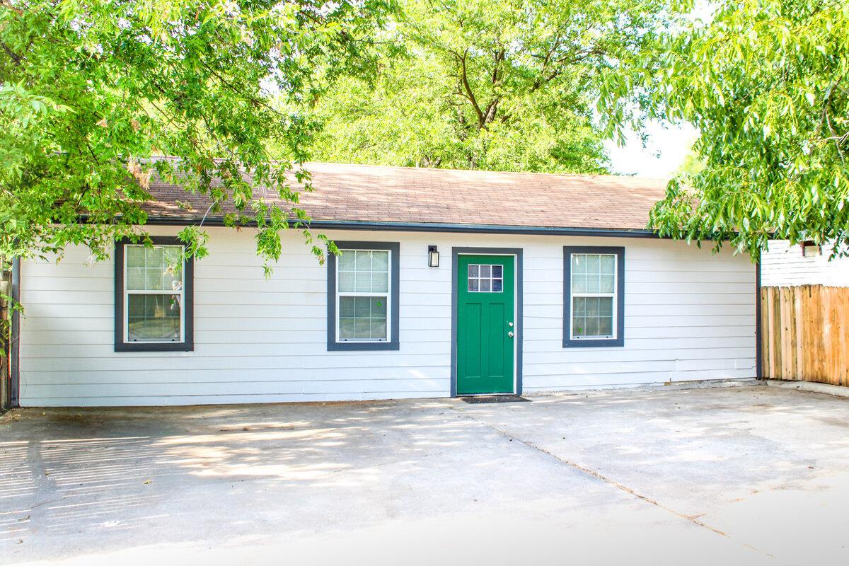 Gainesville-tx-house-with-mother-in-law-quarters-for-sale