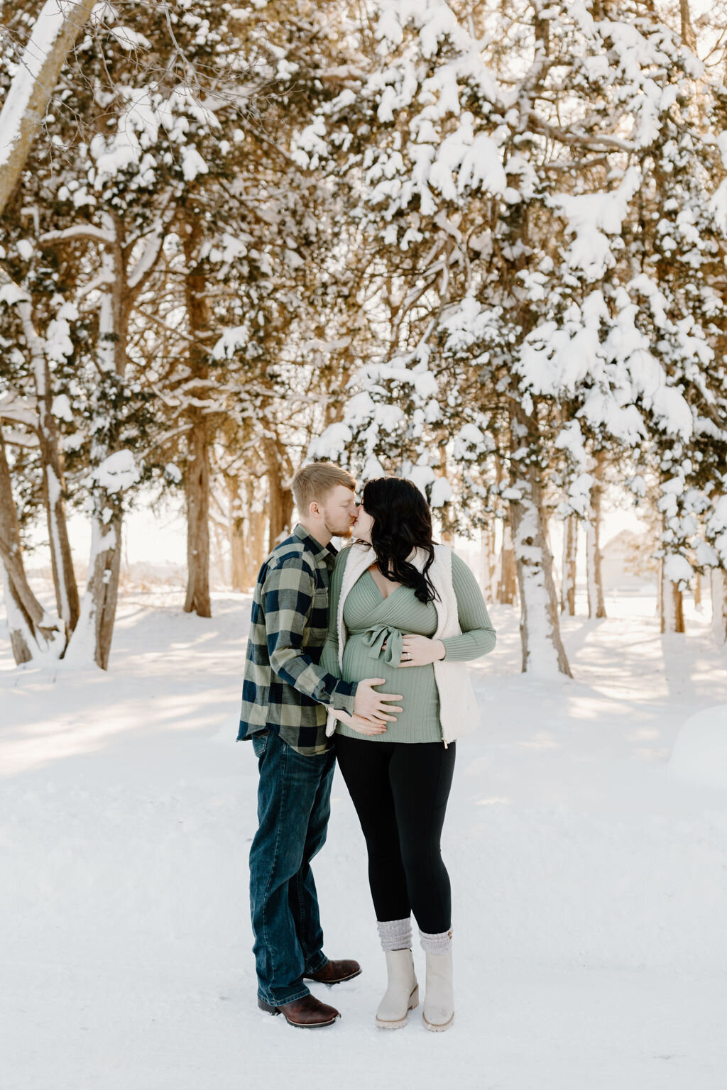 christina_ney_photography_wedding_engagement_lifestyle_photographer_dubuque_iowa_wedding_planning_assistance_adventurous_bold_laidback Family Photography69