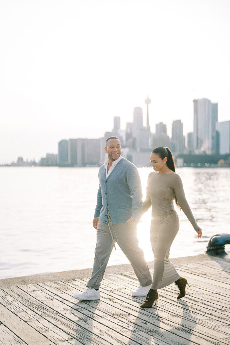 Engagement 1200px-1157