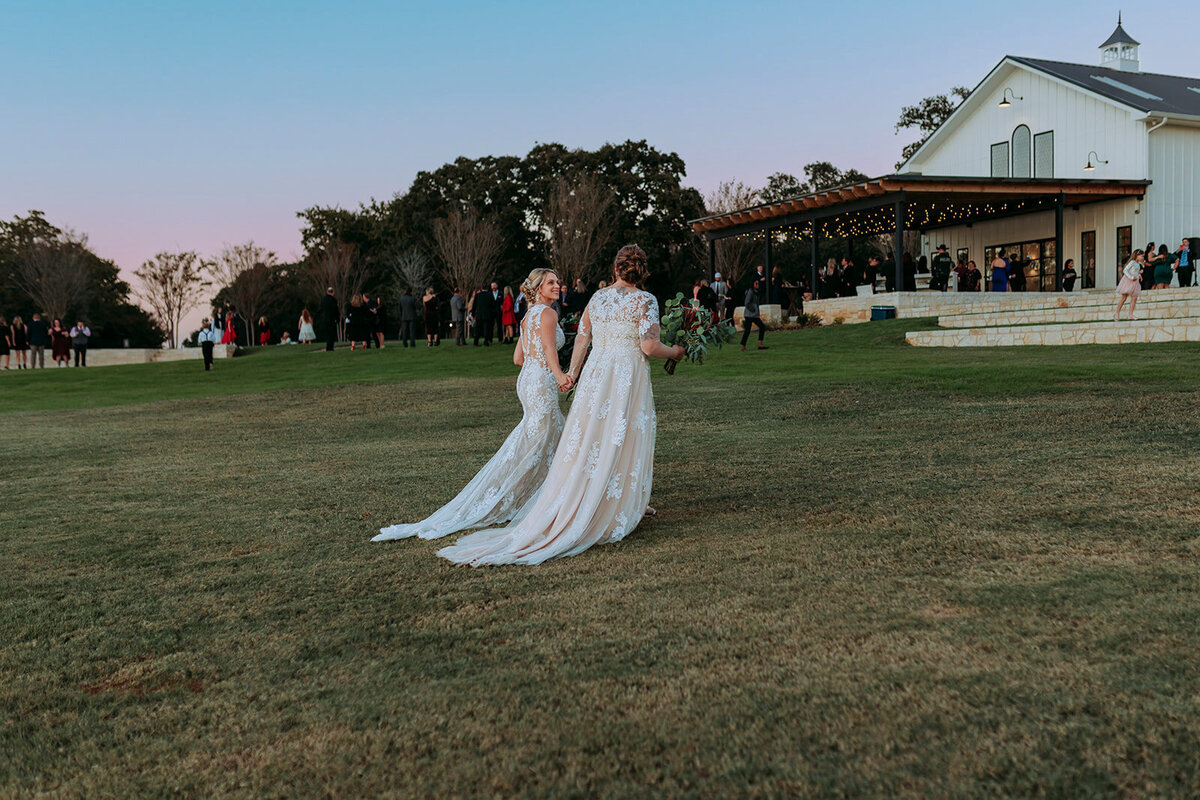 reTheBurrowWeddingPhotography-353