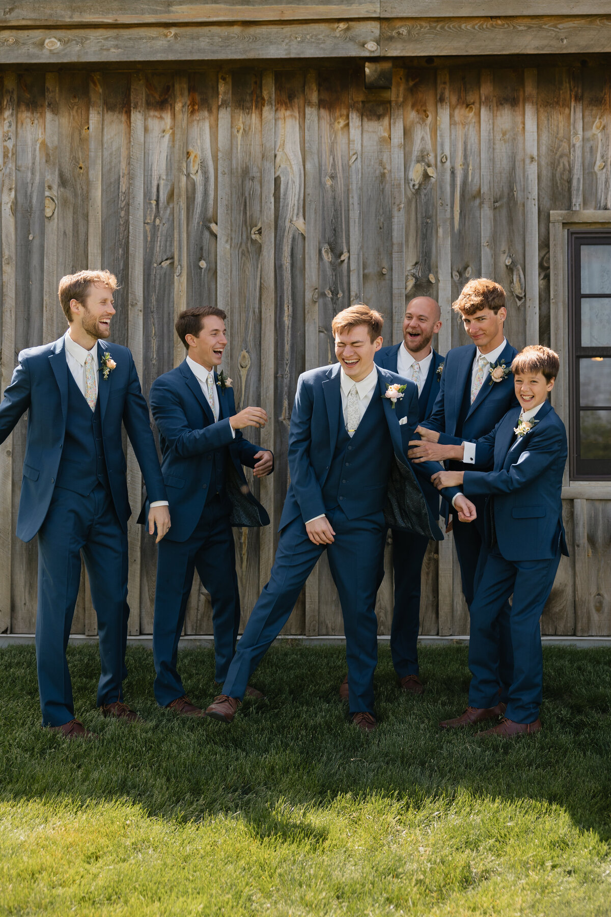 Sydney and Brant's Rustic Midwest Wedding Photography-277