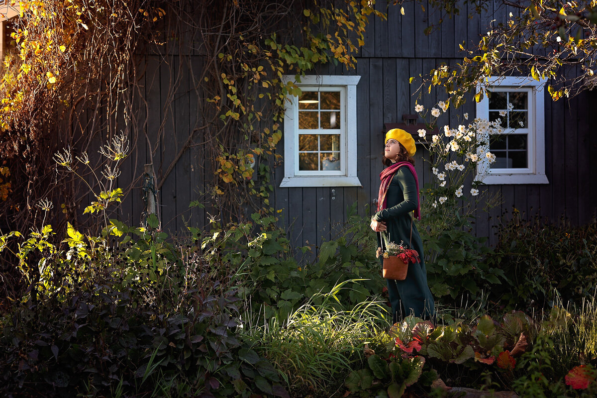 Girl walking the farm_Quebec Photographer