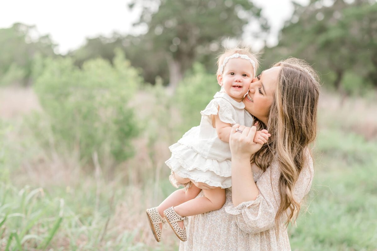San-Antonio-Family-Photography-4.2.23- McCollum Family Session- Laurie Adalle Photography-30