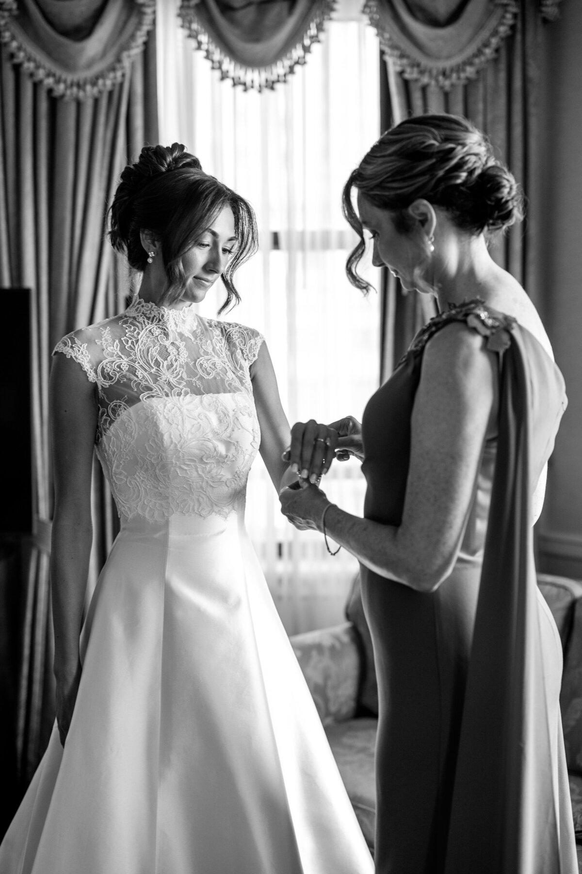 The Drake Hotel Chicago Wedding Photos-16