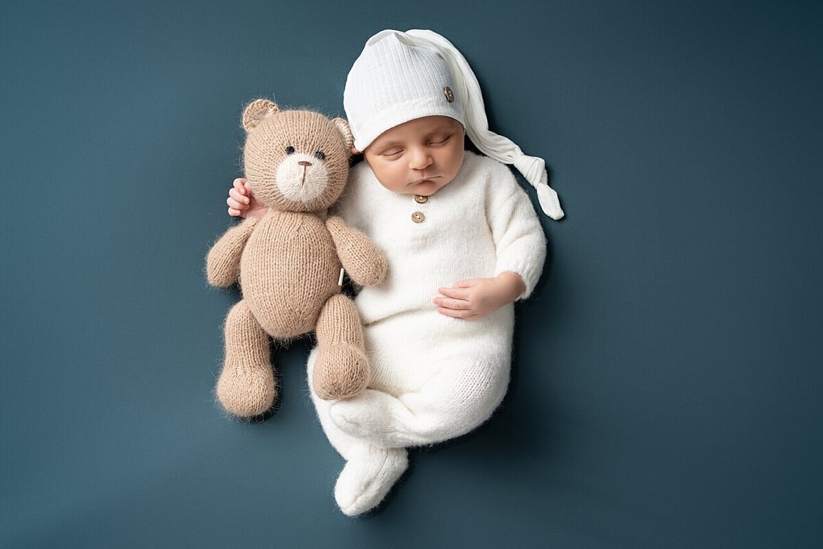 Cleveland's Best Newborn Photographer_08