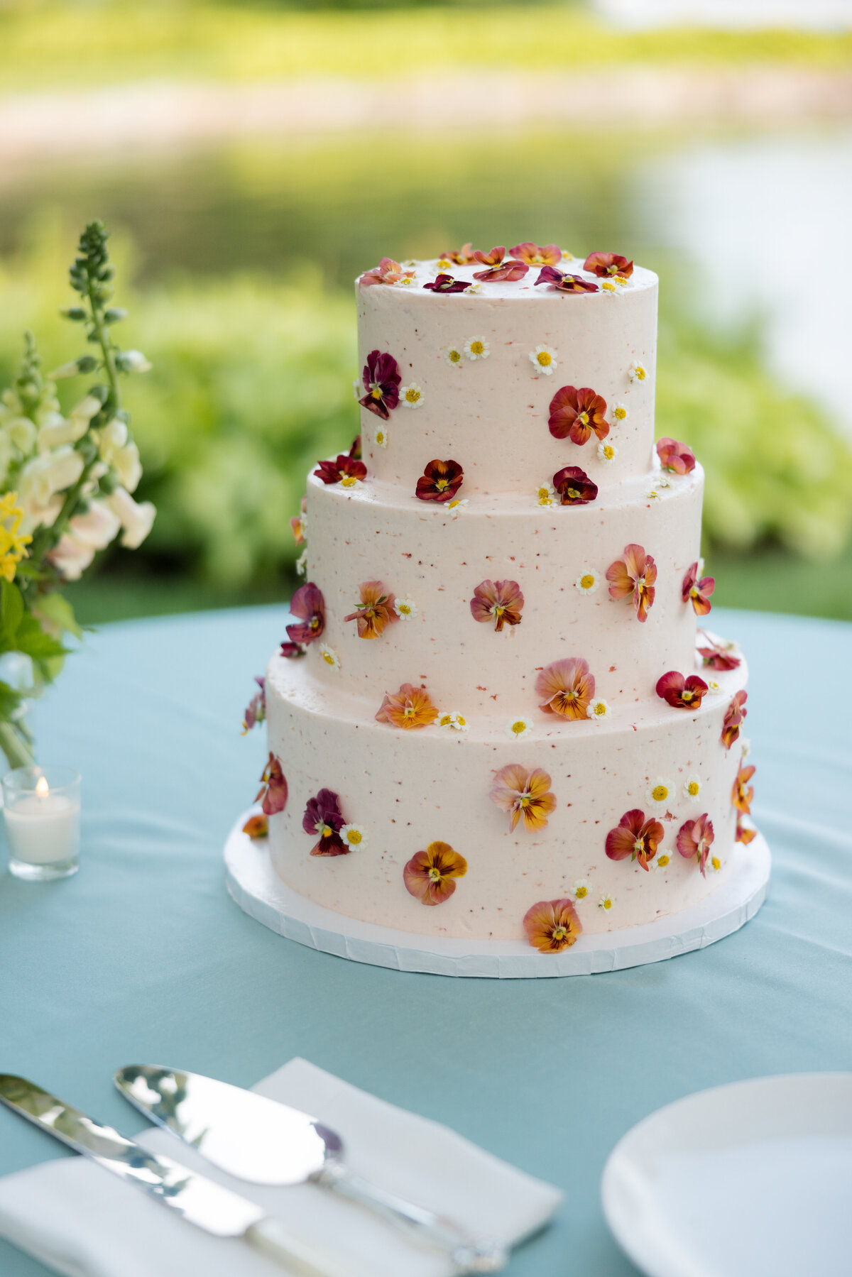 Lake-Minnetonka-wedding-Will-DeGraw-Clever-Disarray-78