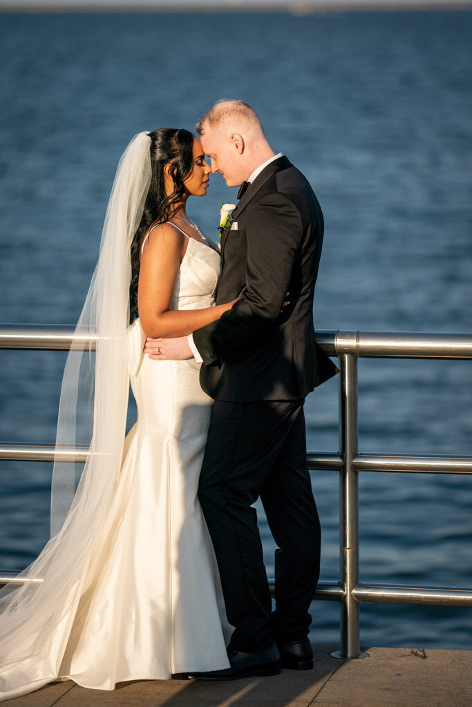 99-Milwaukee-Art-Mueseum-Wedding-Lauren-Ashley-Studios