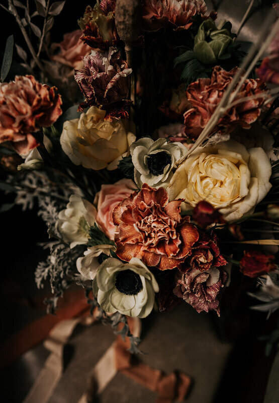 brides bouquet portico