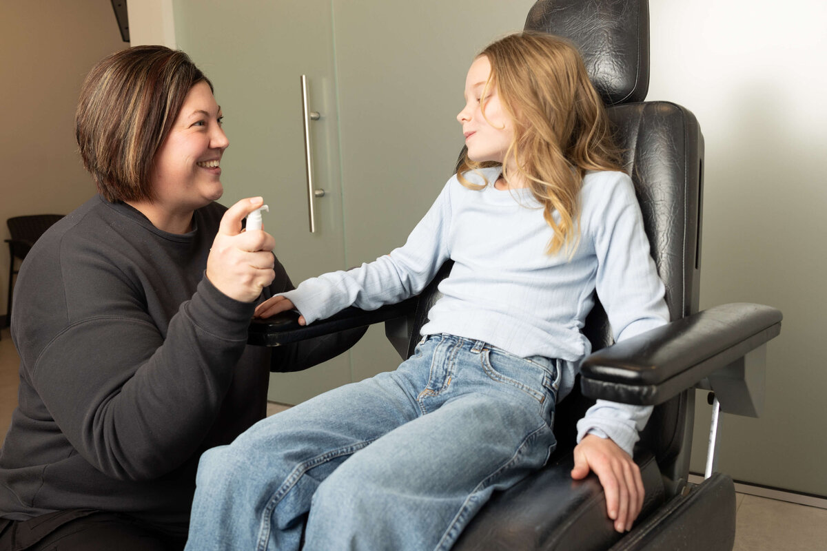 Allergist-action-shot-by-idaho-commercial-brand-photographer-erin-moore