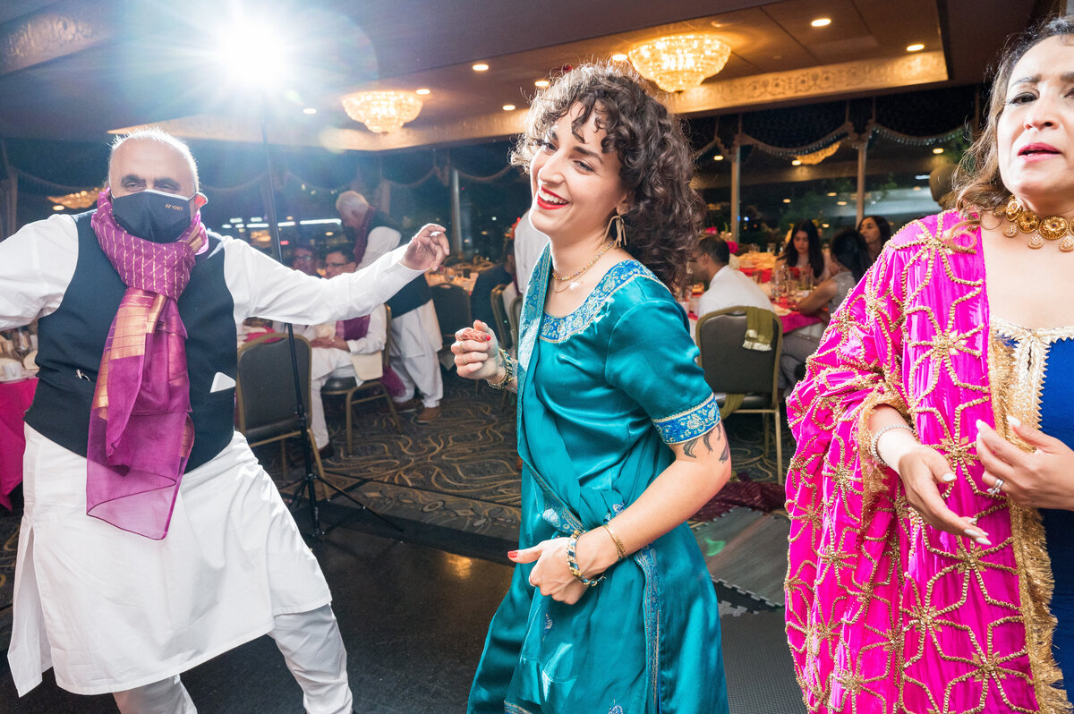 indian wedding dancing at lemont restaurant
