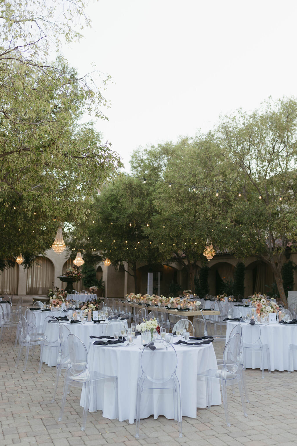 pretty-palm-leaf-event-co-molly-and-rodrigo-wedding-in-serra-plaza-59